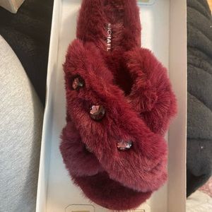 Women’s Michael Kors slippers size 9